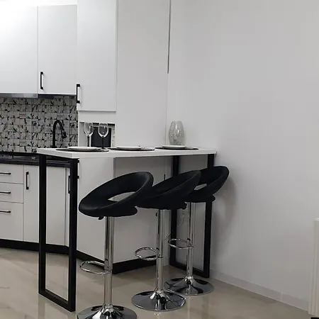 Sophie Aparthotel, 10 Meters From The Beach Apartmán Năvodari